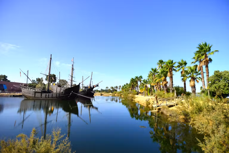 muelle carabelas huelva descubrimiento america