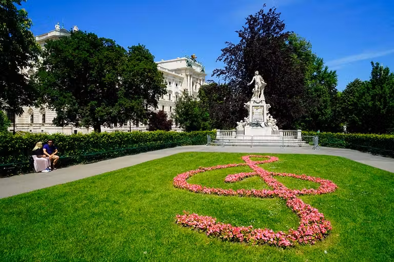 Mozart en el parque Burggarten de Viena.