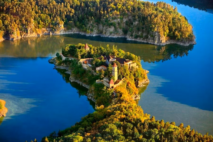 Castillo de Zvikov en republica checa