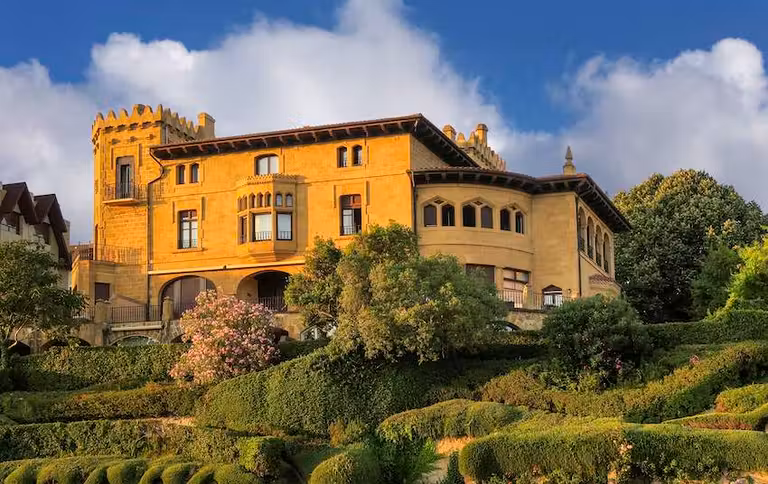 Palacio de Ampuero, en el Paseo de las Grandes Villas de Getxo.