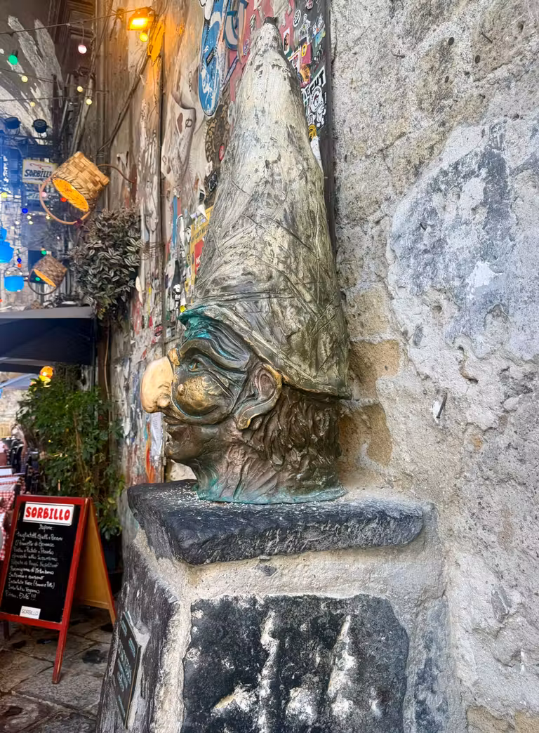 Pulcinella, en la Via dei Tribunali.