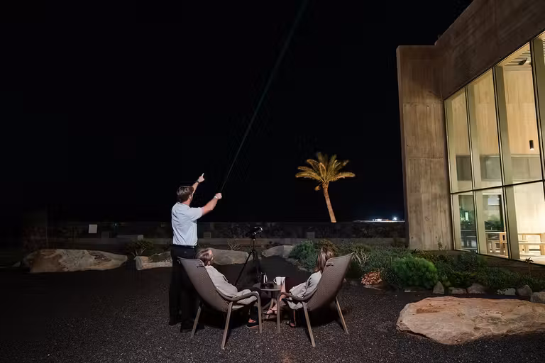 El hotel ofrece actividades de observación de estrellas, ya que cuenta con certificación Starlight.