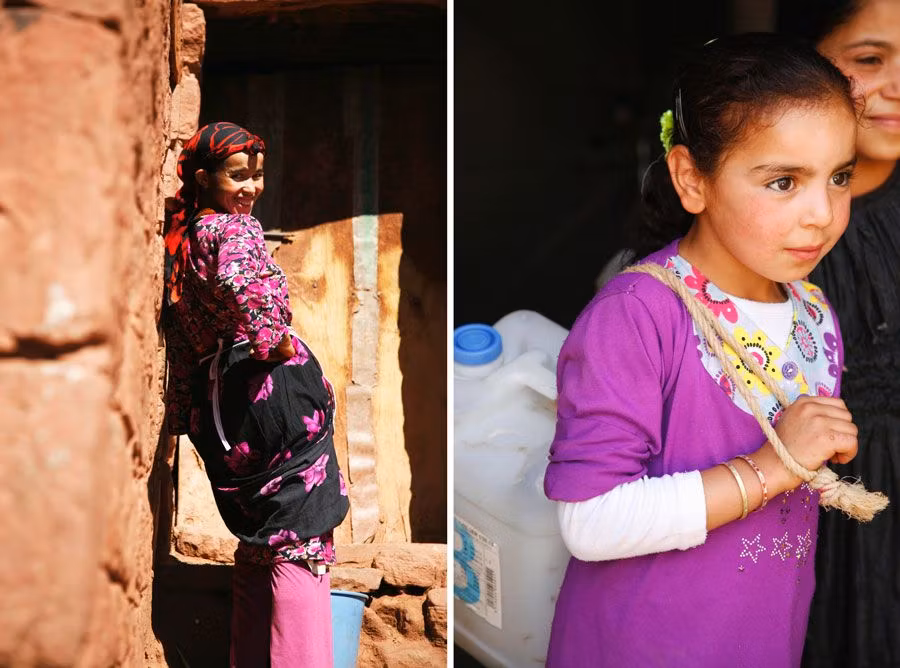 mujer y niña bereber en Marruecos