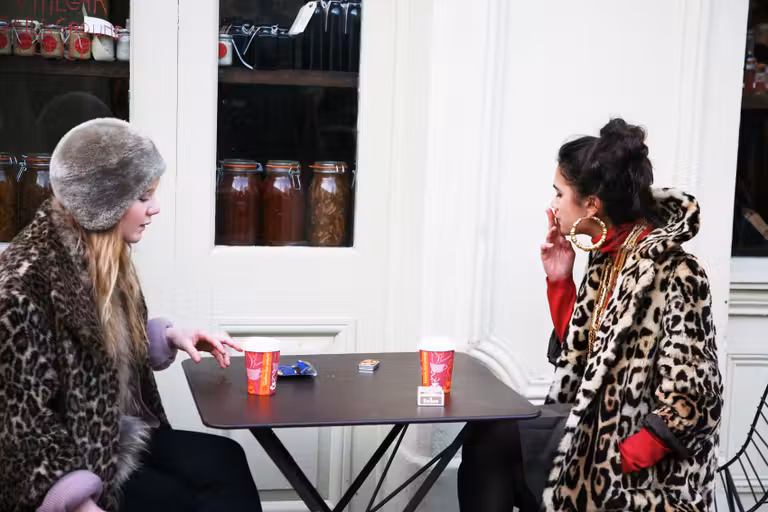 Escena en Portobello, en el barrio chic de Notting Hill donde vive la mayor cantidad de famosos por metro cuadrado.