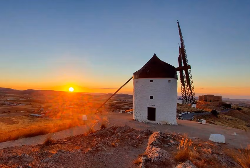 Consuegra, un pueblo con doce molinos y un castillo