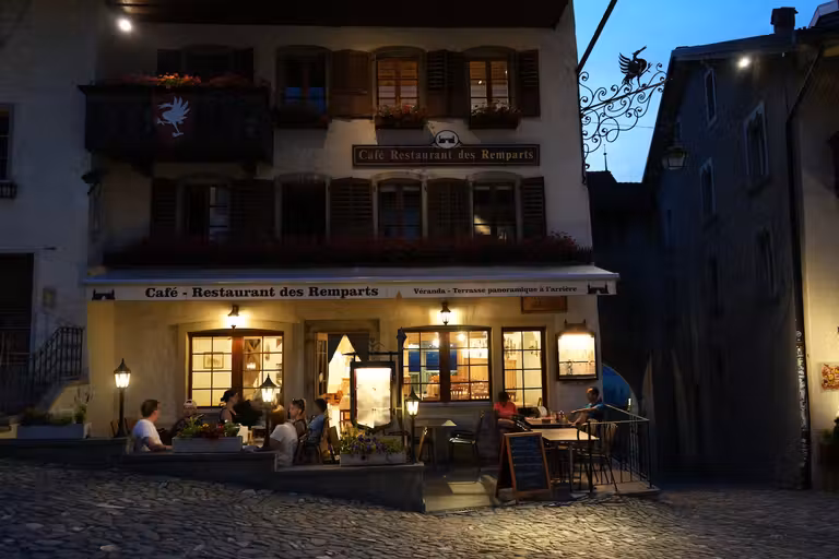 Gruyères recupera por las noches su ritmo de vida pausado.
