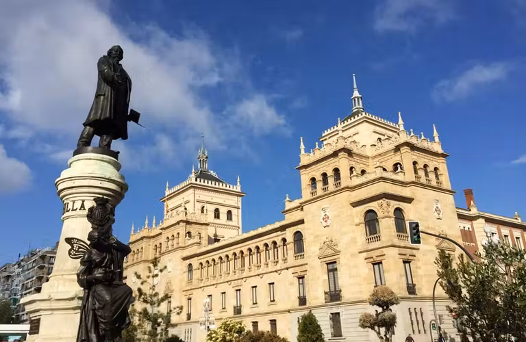 Plaza de Zorrilla. Aprovecha tu viaje para conocer Valladolid.