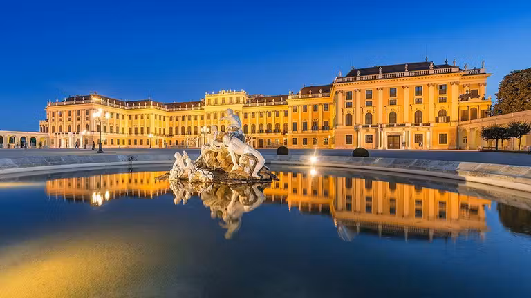 palacio schonbrunn al atardecer