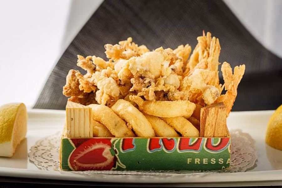 Freiduría Las Flores en Cádiz capital, ideal para acudir con niños