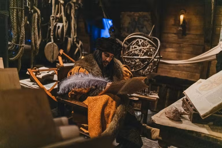 Escena de Allende la mar océana, en Puy du Fou