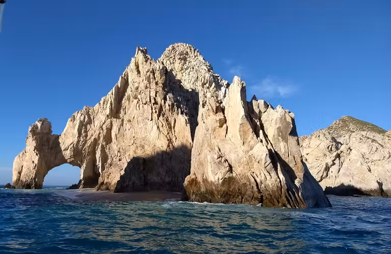El Arco marca donde el Océano Pacífico y el Mar de Cortés se unen en el Cabo San Lucas. © Azucena Pacheco