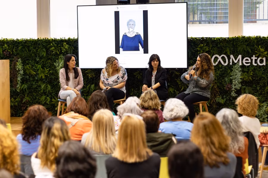 Edición 2024: Sandra Lomba, nómada digital en Bali; Júlia Farré, podcaster; Cristina Pujol, autora de Intrépidas; y Susana García, de Etheria Magazine.