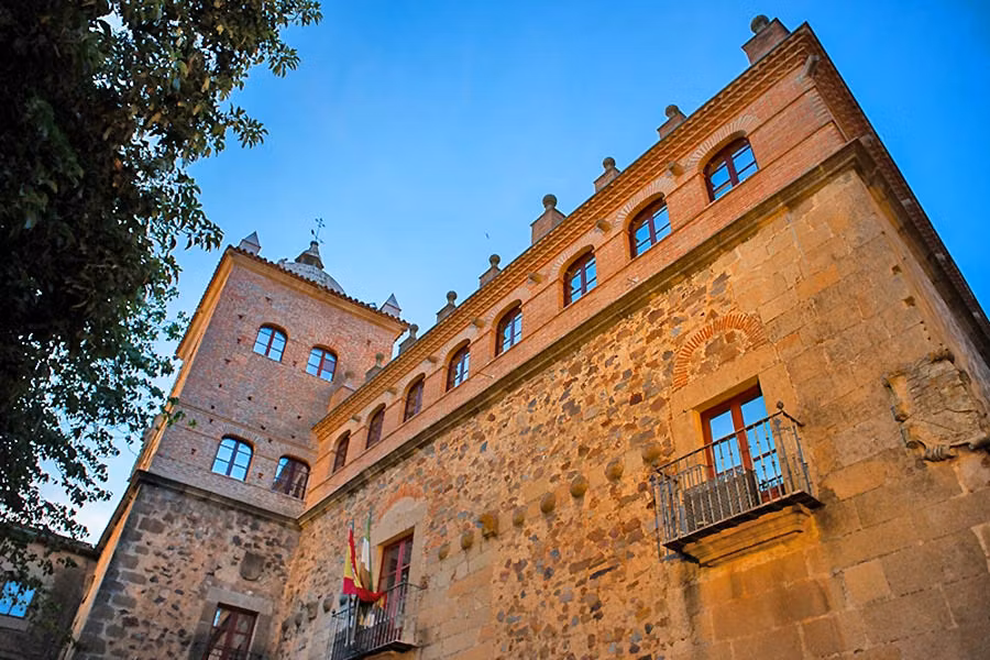 palacio moctezuma, palacios caceres, viajes mujeres