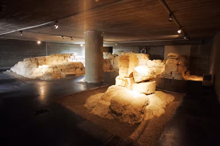 Cripta arqueológica de Puerta del Obispo (León).