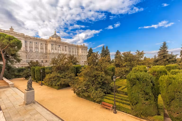 Palacio Real desde los Jardines de Sabatini. ©  Álvaro López del Cerro / Madrid Destino 