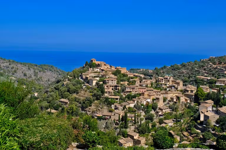 Deià, el pueblo mallorquín que ha enamorado a ricos y famosos