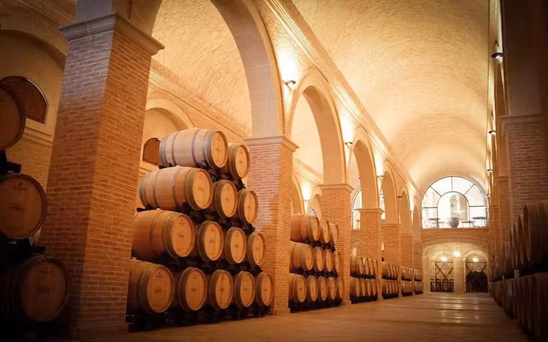 Bodegas Lahoz de Tomelloso, en las Rutas del Vino de la Mancha.