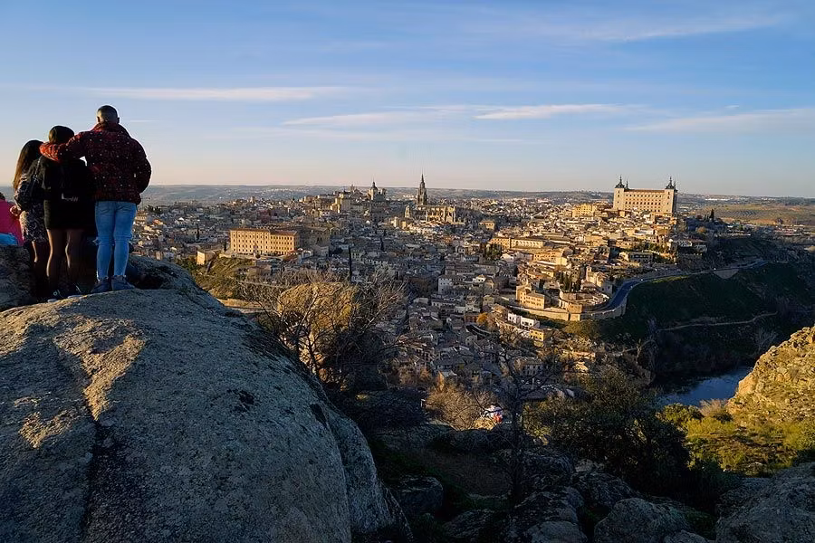 vistas desde el mirador de la piedra del rey moro en toledo