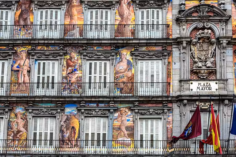 tour mujeres madrid, viajar sola madrid