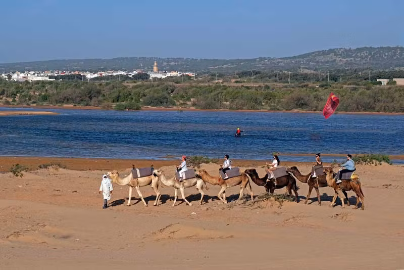 Paseo en camello y kitesurf en Esauira.