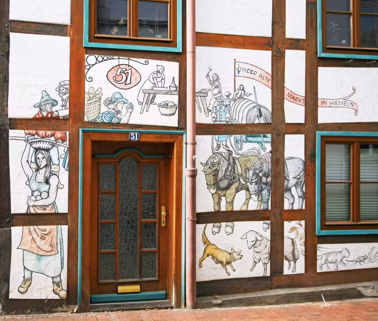 Mural en la ciudad de Hamelín. © Manena Munar