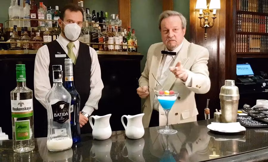 preparacion coctel Ava Gardner en el Hotel Palace