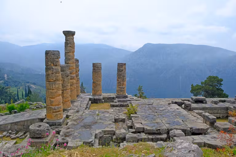Columnas del Templo de Apolo en Delfos