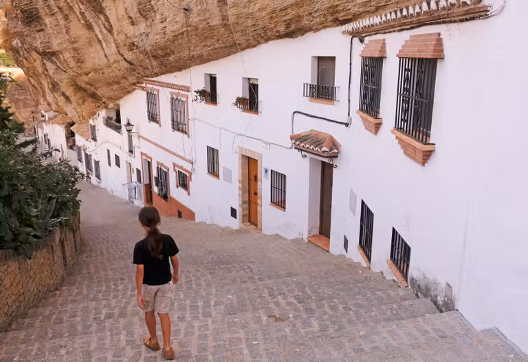 Setenil de las bodegas, ruta pueblos blancos, sierra de cadiz