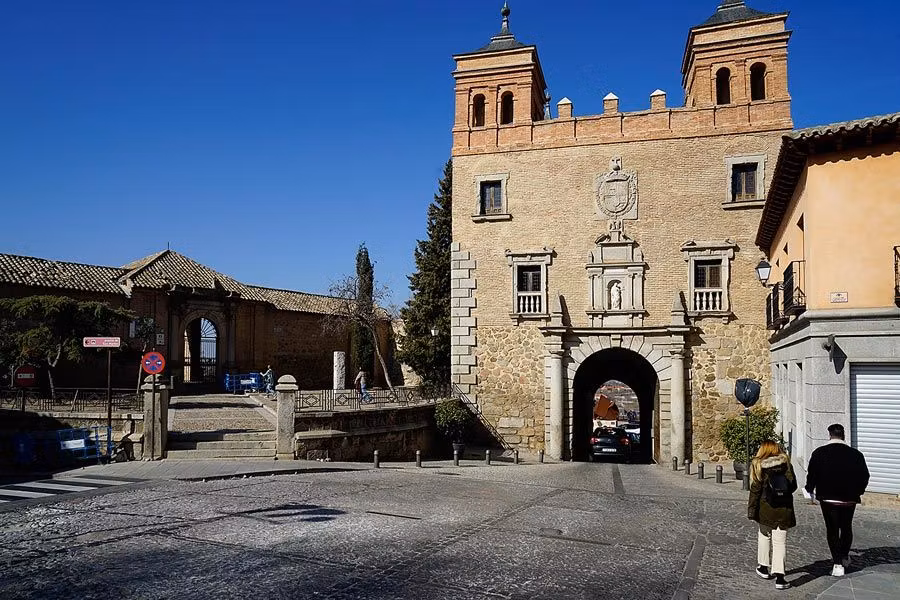 puerta del cambron en toledo