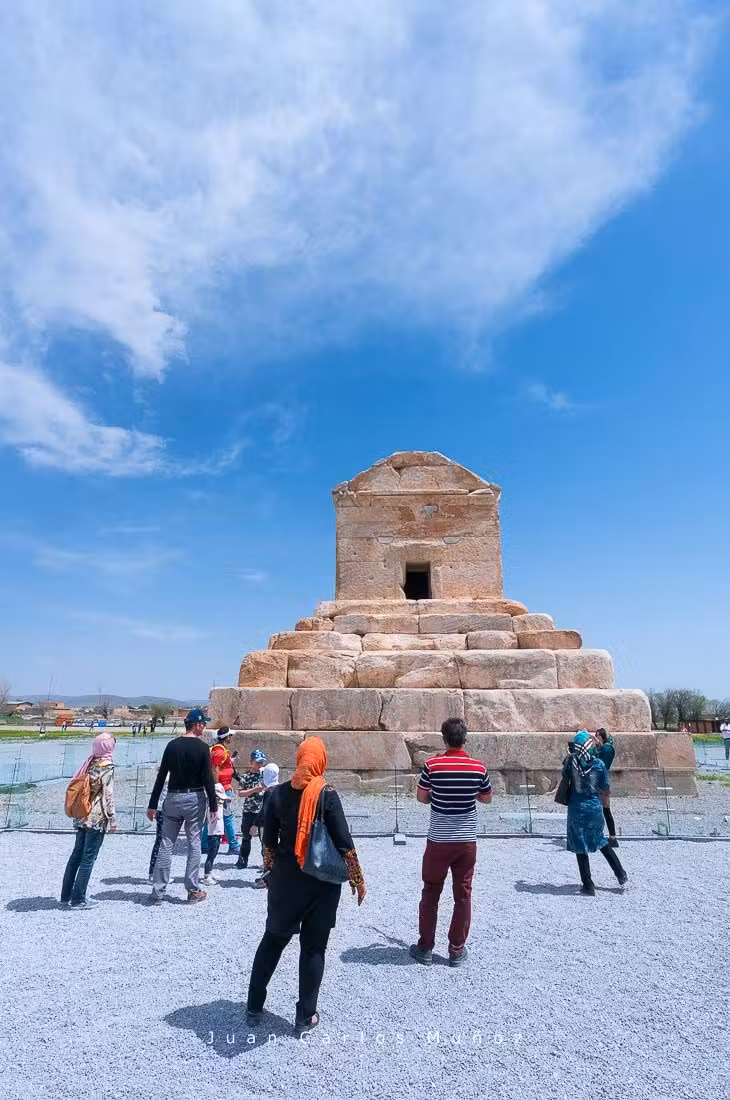 Tumba de Cyrus el Grande, Pasargadae