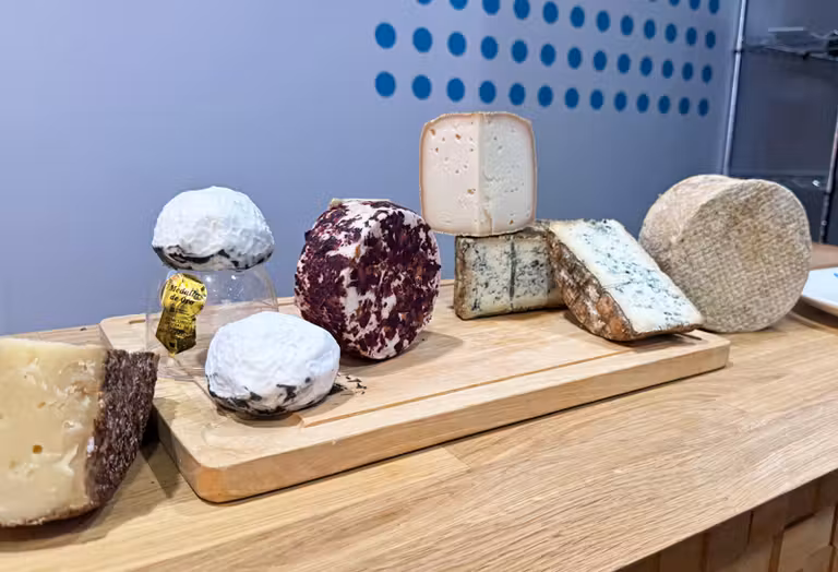 Quesos de la granja ARA.