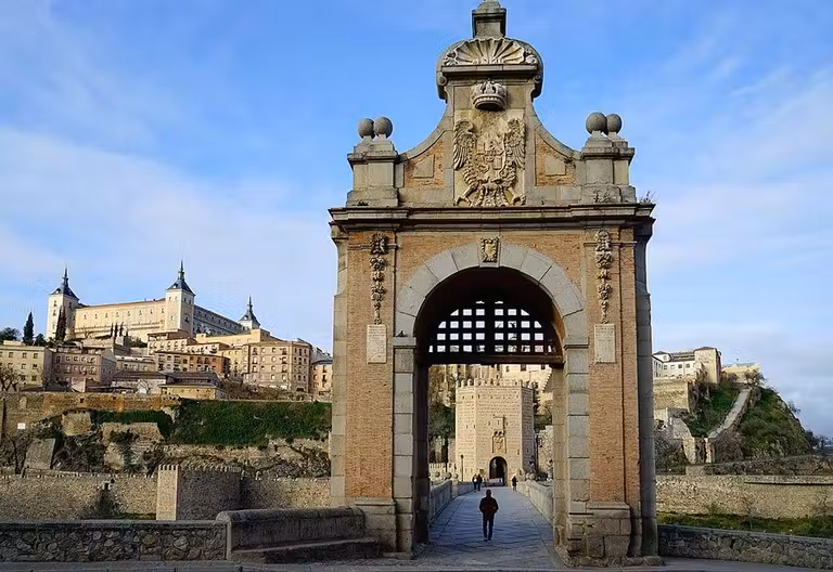 entrada monumental de toledo