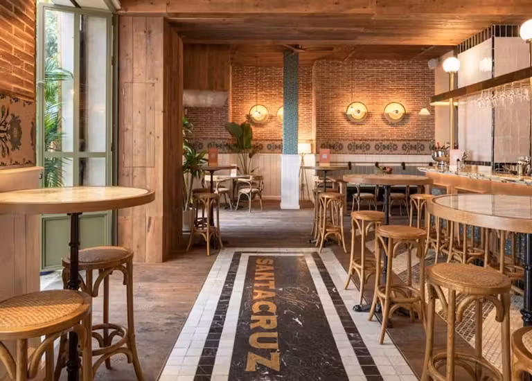 Bares, terrazas y restaurantes de alta cocina en el sevillano Barrio de Santa Cruz