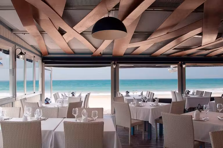 Comedor del restaurante La Fontanilla, en Conil de la Frontera