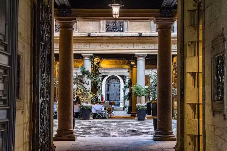 Patio típico en el Quadrilatero della Moda en Milán