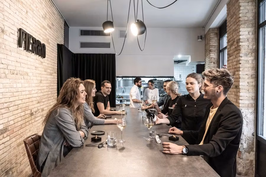 fierro un restaurante para cenar con amigas en valencia