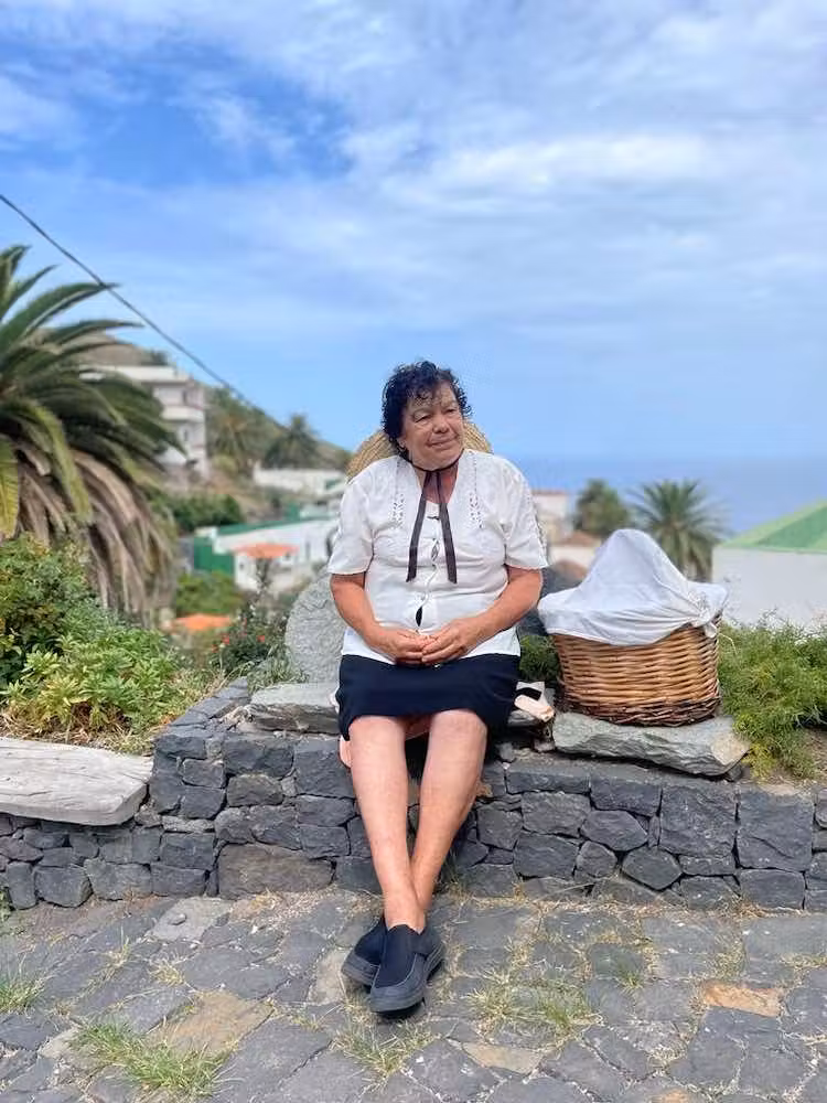 Carmen Gallardo, vecina de Taganana, una de las antiguas gangocheras entrevistadas en el documental “Caminos con nombre de mujer”