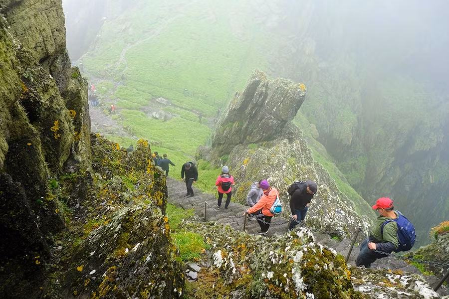 Escalera de piedra en la isla de Skellig Michael