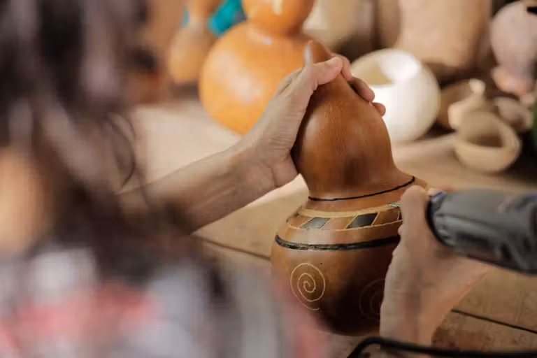 Primer plano de una pieza artesana de la península de Nicoya