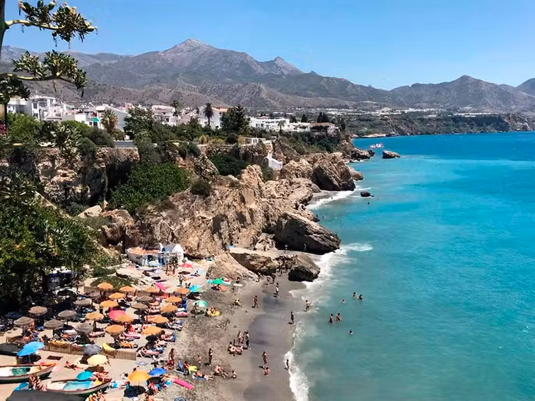 playa Nerja, Axarquia, malaga, viajar sola malaga