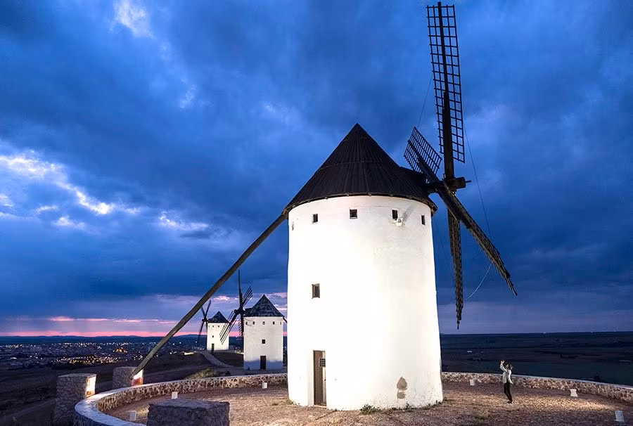 Molinos de Alcázar de San Juan, en la ruta del vino por Castilla La Mancha.