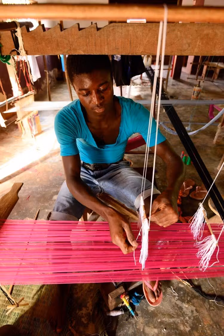 telar de pano de pinti en guinea bissau