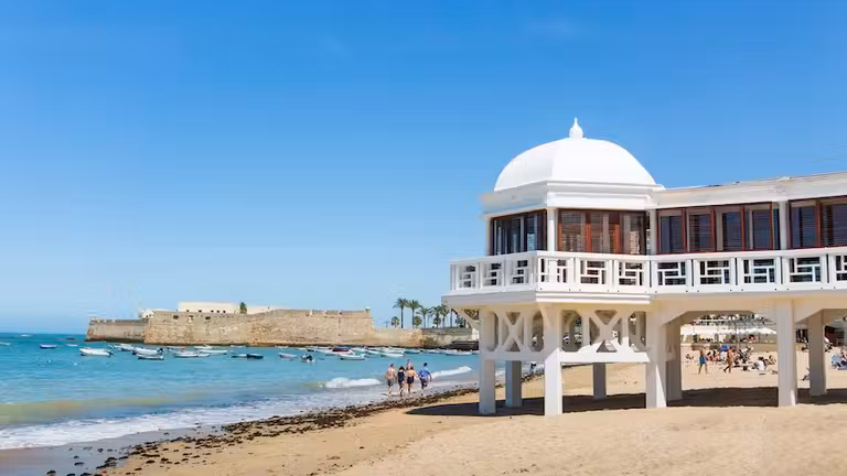 Playa de la Caleta, en Cádiz capital.