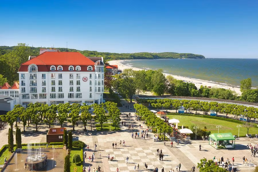 Sheraton Sopot Hotel y playa de Sopot.