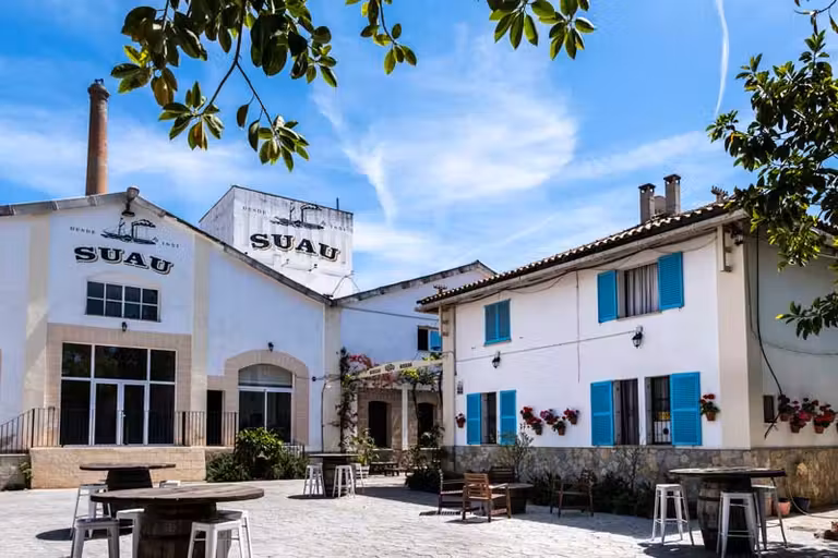 patio de las bodegas Suau en Mallorca