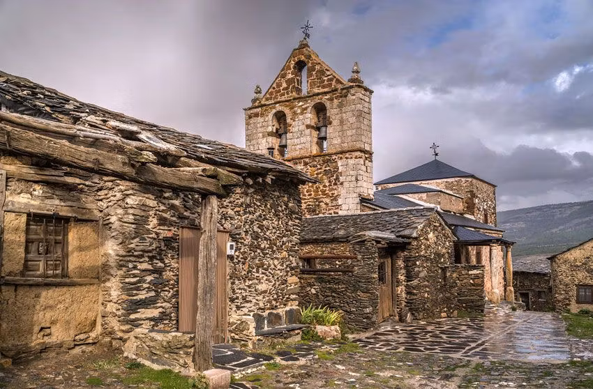 el muyo pueblo negro de segovia