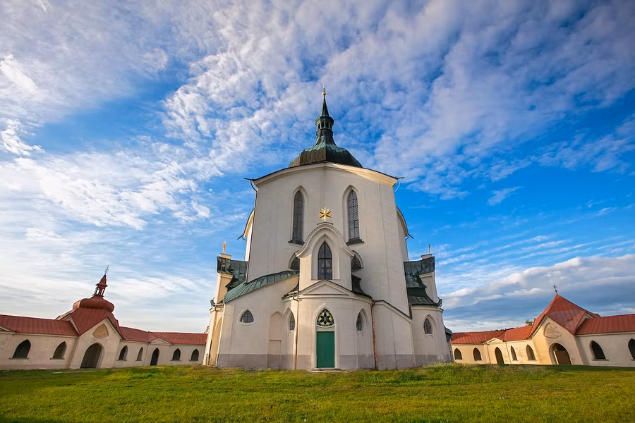 Iglesia de San Juan Nepomuceno, en Zelená hora.
