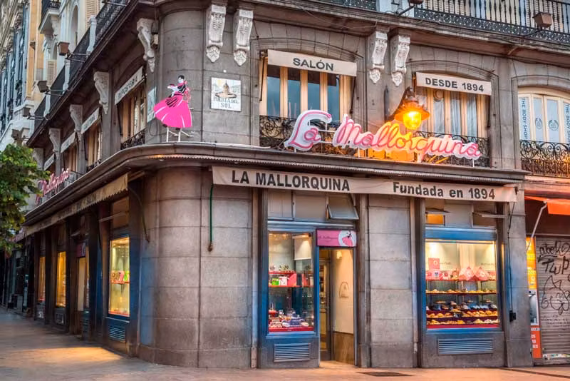 Fachada de La Mallorquina en la Puerta del Sol.