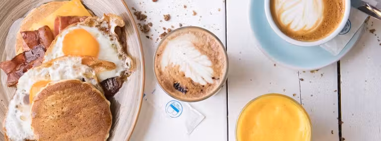 Desayuno en La más bonita (Valencia).