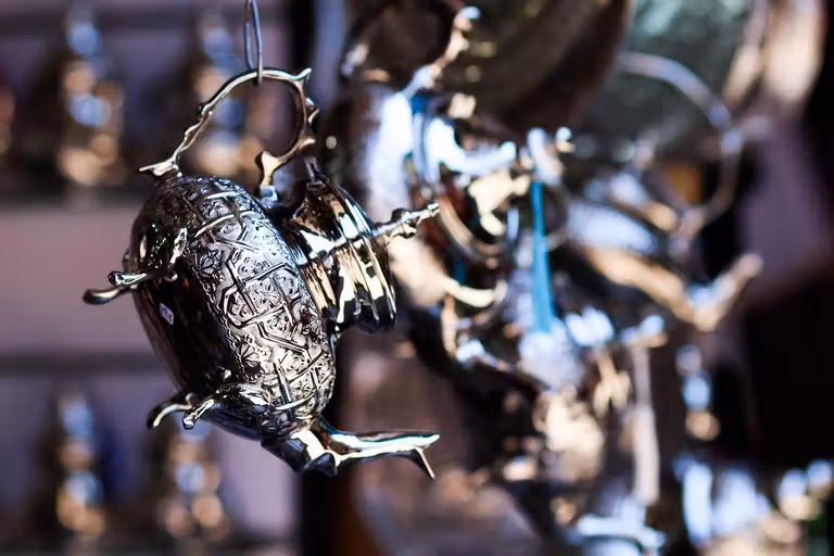 Tomar un té moruno forma parte del protocolo en hogares y comercios.